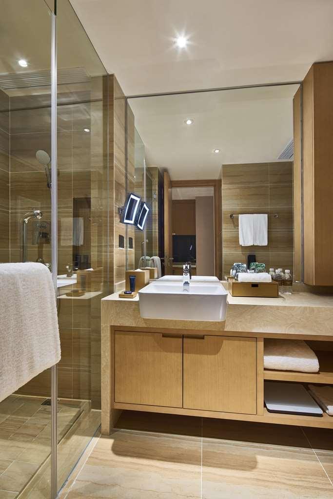 Primus Hongqiao Hotel